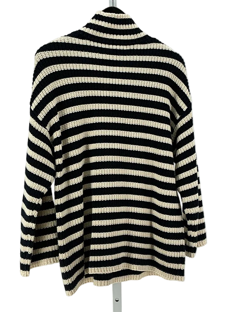 Demylee Size S Navy & Cream Sweater