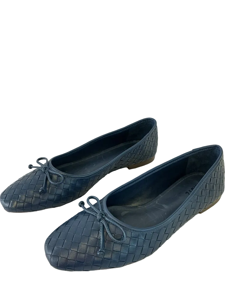 Schutz Shoe Size 9.5 Navy Flats