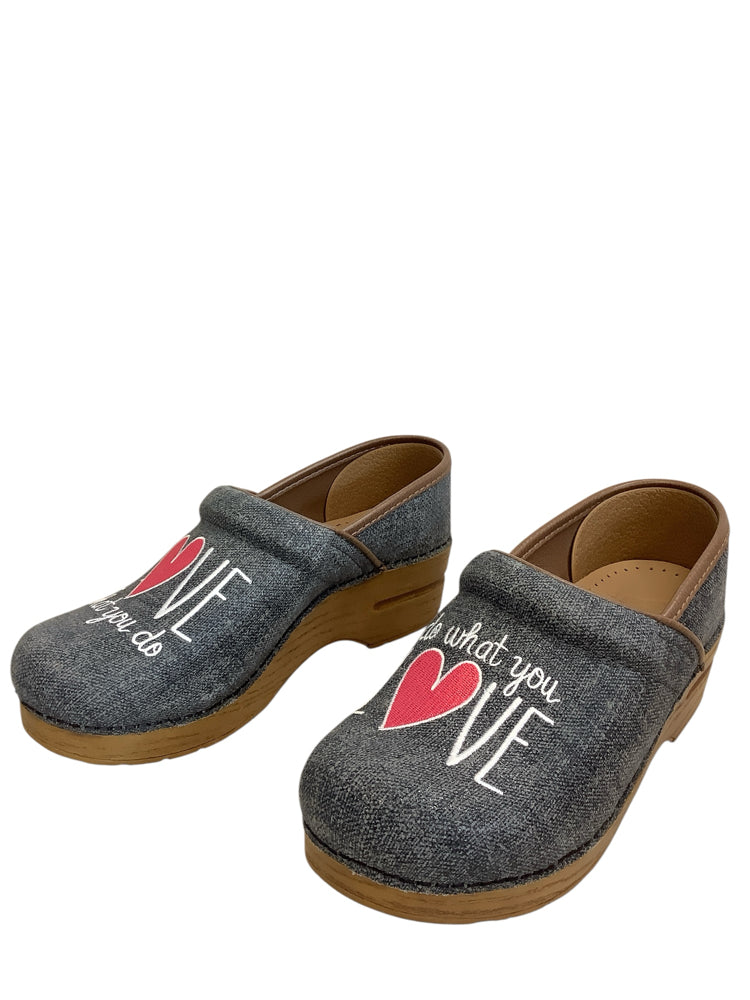 Dansko Shoe Size 7 Gray multi Clogs