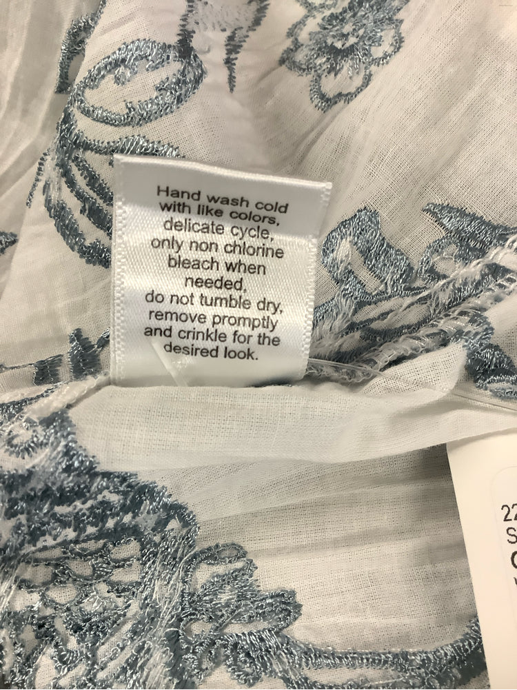 Cino Size M White & blue Shirt