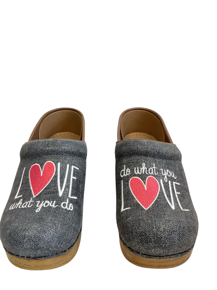 Dansko Shoe Size 7 Gray multi Clogs