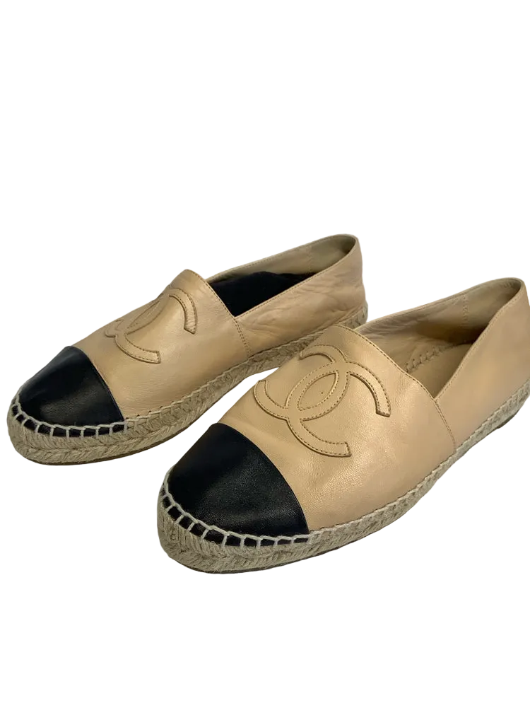 Chanel Shoe Size 8.5 Tan & Black Flats