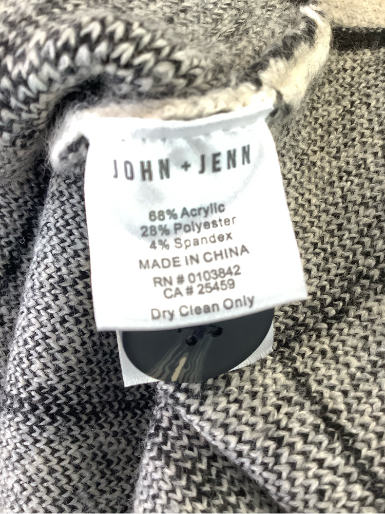 John & Jenn Size S Black & Cream Sweater