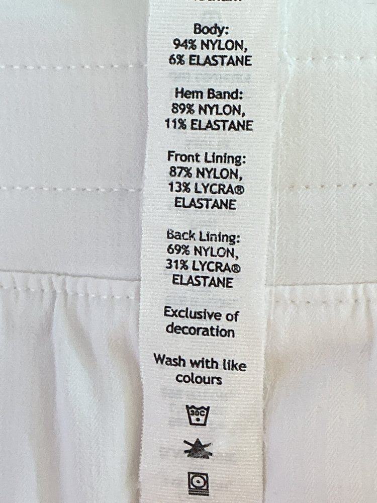 lululemon Size 6 White Skort