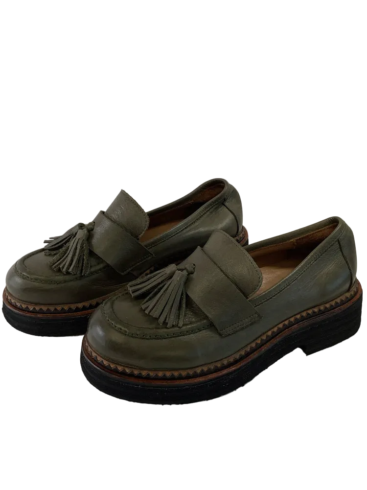 bueno Shoe Size 6 Green Loafers