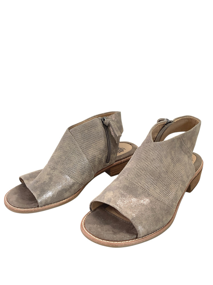 Sofft Shoe Size 8 Gray Flats