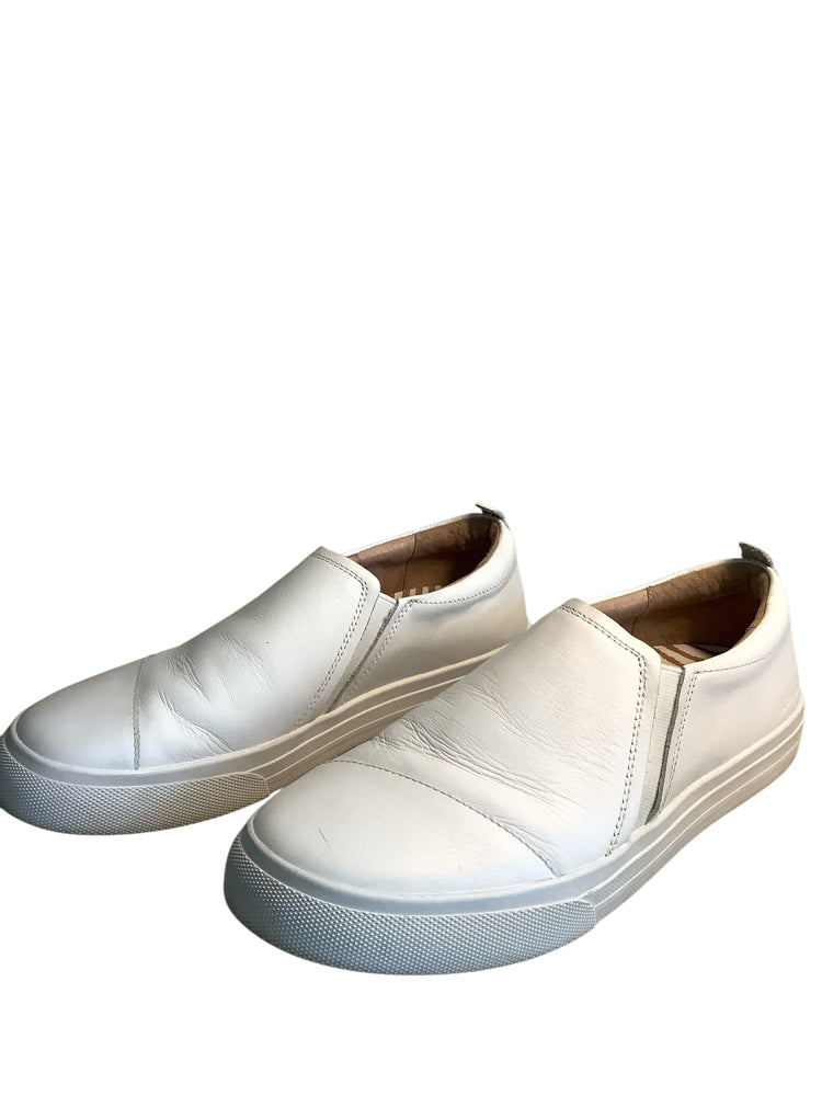 Taos Shoe Size 9.5 White Twin Gore Lux Sneakers