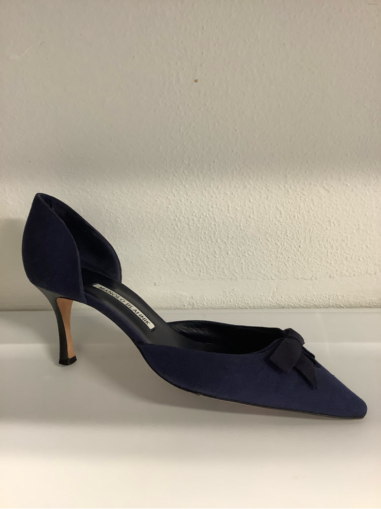 Manolo Blahnik Shoe Size 10.5 Navy Heels
