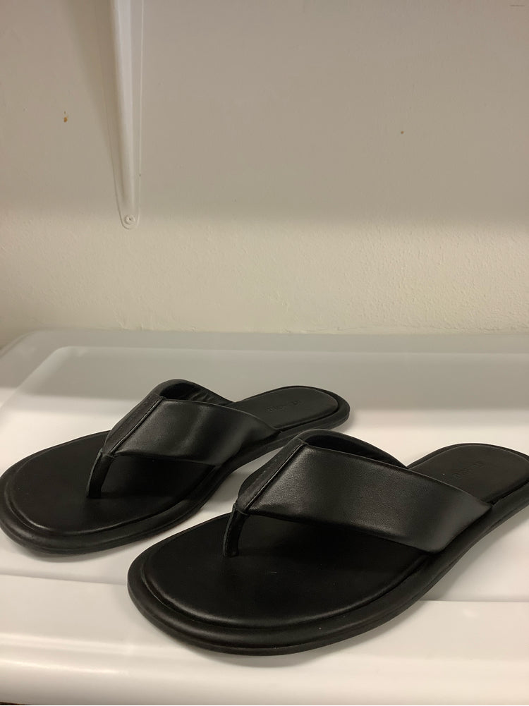 St. Agni Shoe Size 10 Black Flip Flops