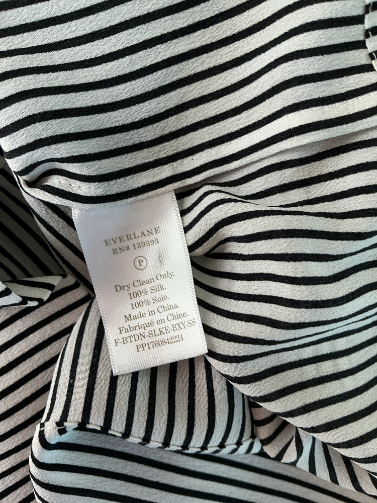 Everlane Size 2 Black & White Shirt