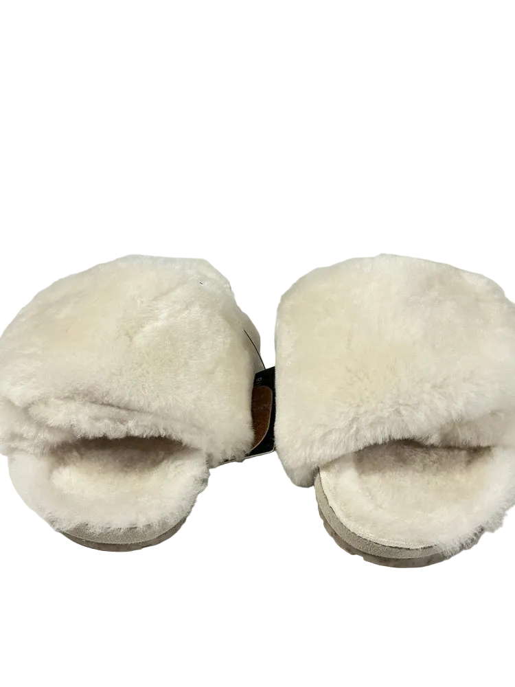 EMU Shoe Size 7 White Slides