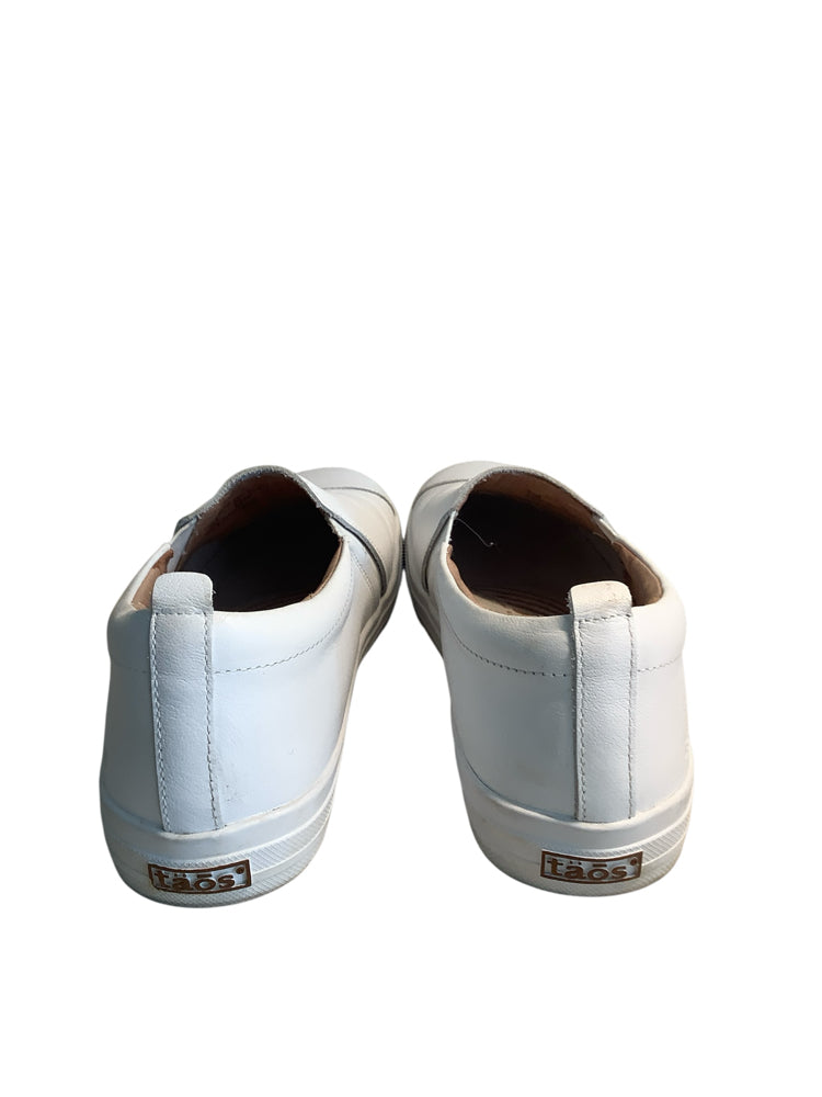 Taos Shoe Size 9.5 White Twin Gore Lux Sneakers