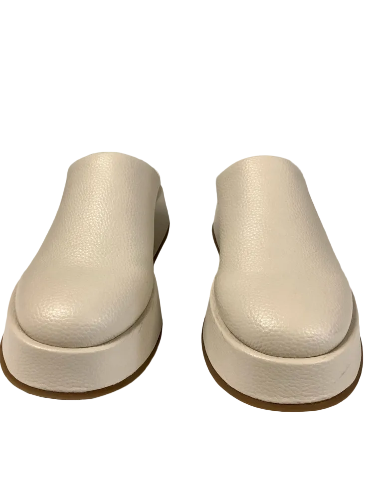 Intentionally Blank Shoe Size 7 Cream Risen Mules