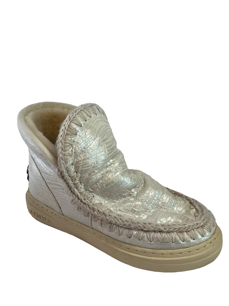 MOU Shoe Size 10 Cream Boots
