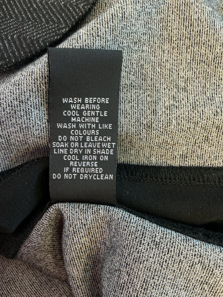 Foil Size 8 Gray & Black Dress