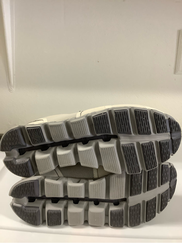 ON Shoe Size 8.5 Gray Cloud 6 Sneakers