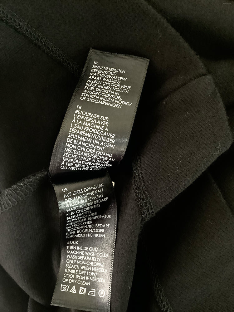 Liverpool Size M Black Sweatshirt