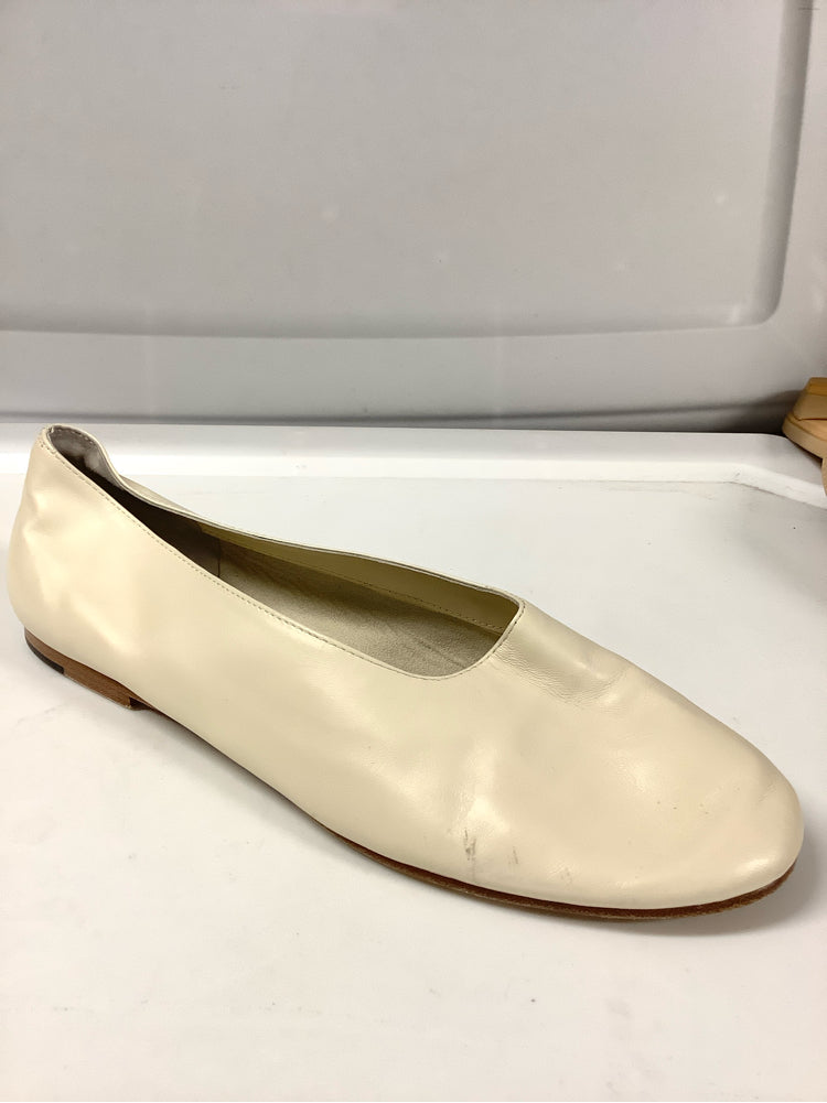 Vince Shoe Size 8.5 Cream Flats