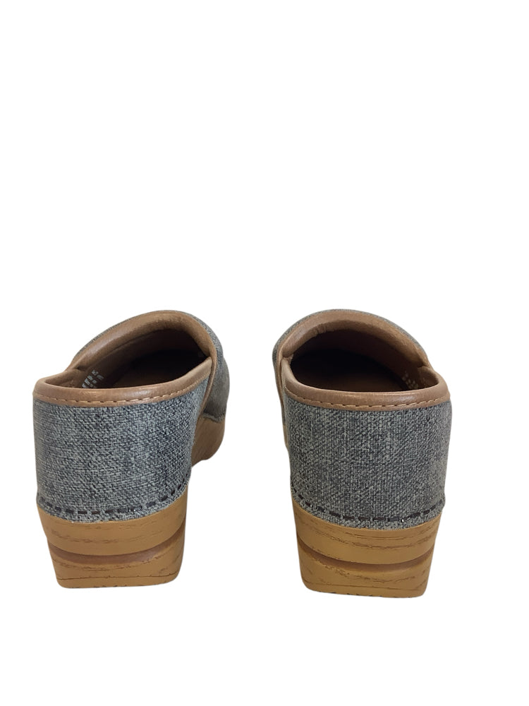 Dansko Shoe Size 7 Gray multi Clogs