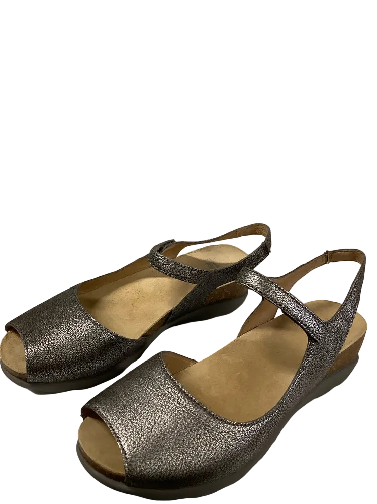 Dansko Shoe Size 8.5 Silver Marcy Sandals