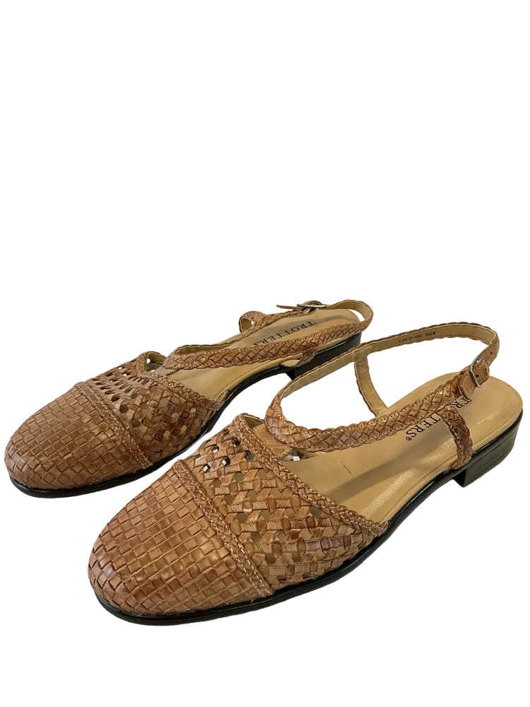 Trotters Shoe Size 8.5 Tan Slingbacks