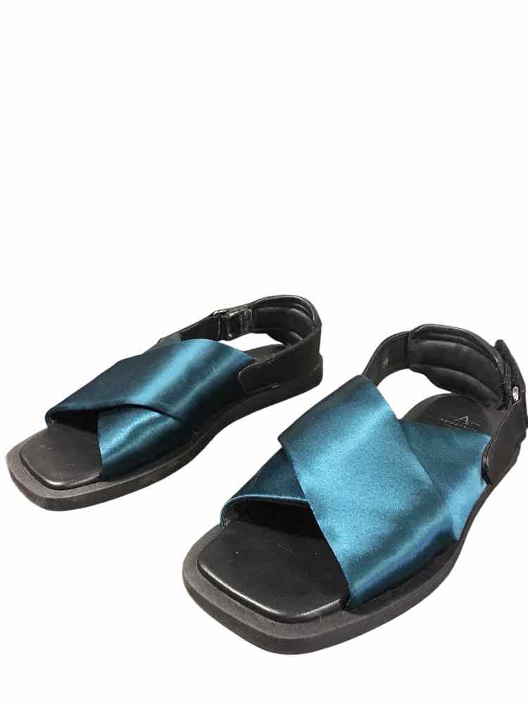 Aquatalia Shoe Size 8 Black & Blue Sandals