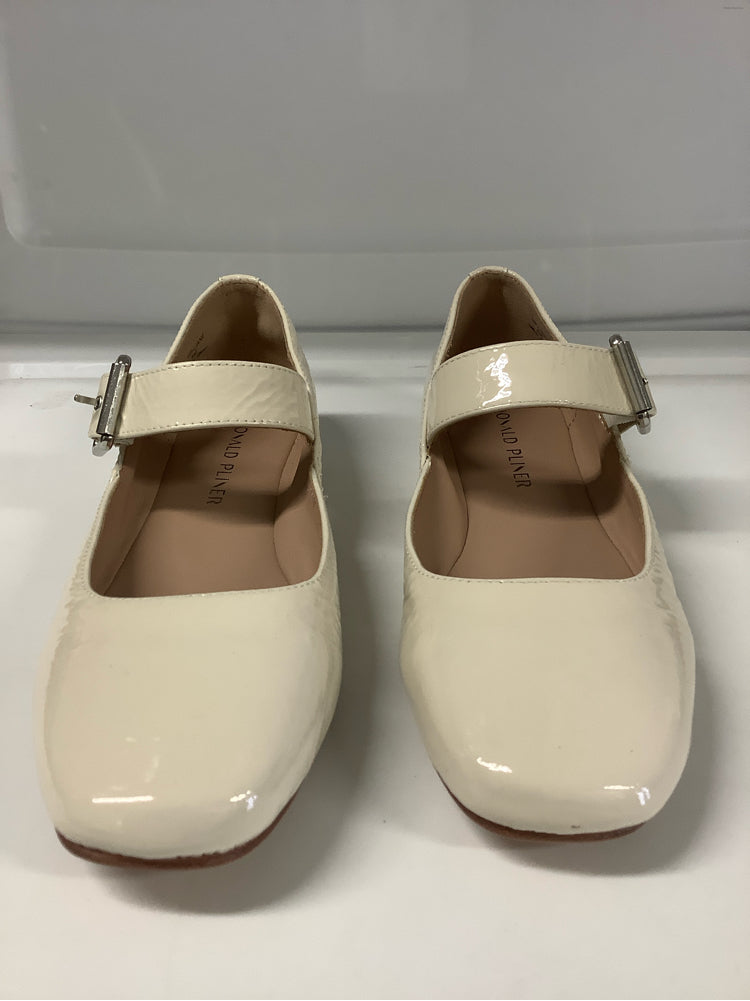 Donald Pliner Shoe Size 8 Cream Liane Mary Jane