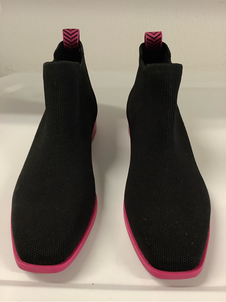 vivaia Shoe Size 8.5 Black & Pink Ryan Pro Booties