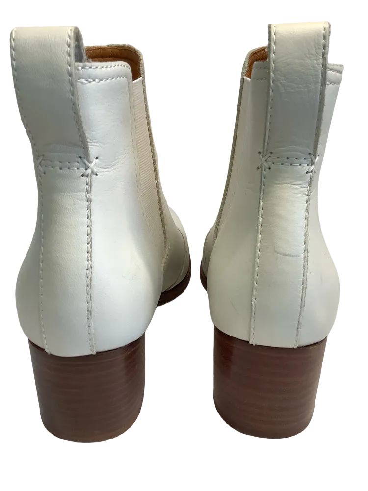 Rag & Bone Shoe Size 7 Cream Booties
