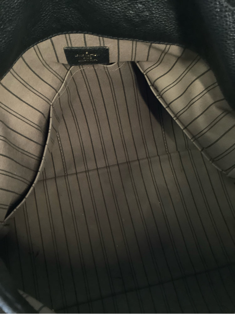 Louis Vuitton Black Artsy GM Handbags