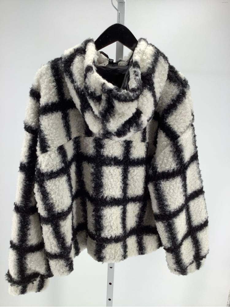 Liverpool Size XL Black & White Jacket