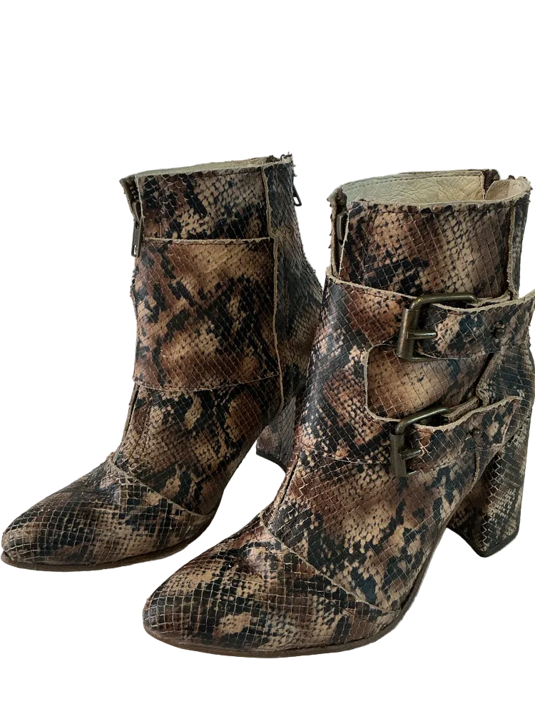 freebird Shoe Size 9 Black & Brown Booties