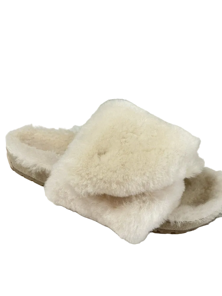 EMU Shoe Size 7 White Slides