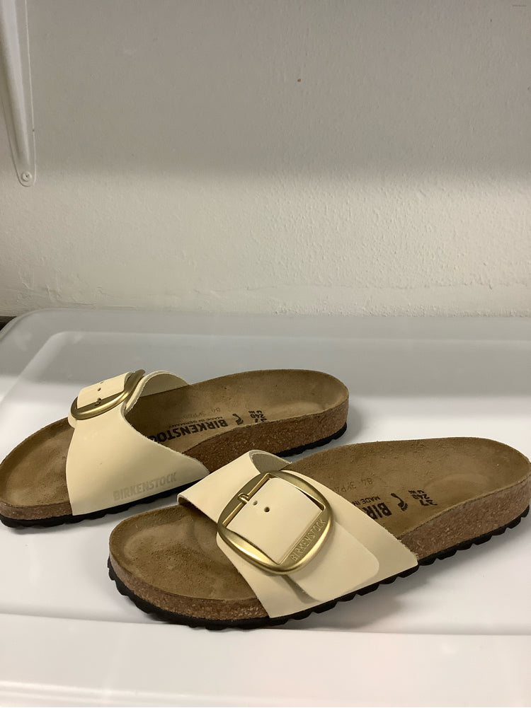 Birkenstock Shoe Size 6.5 Cream Sandals