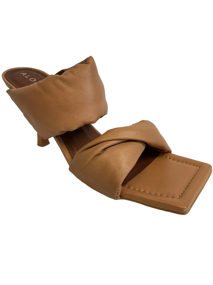 Alohas Shoe Size 7/7.5 Tan Heels