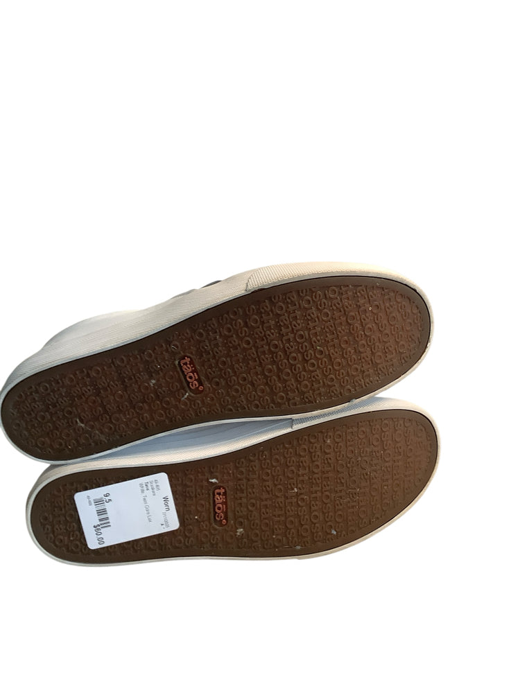 Taos Shoe Size 9.5 White Twin Gore Lux Sneakers