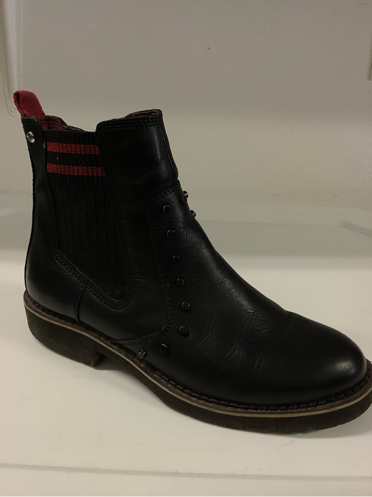 Pikolinos Shoe Size 8.5 Black & Red Victoria Booties