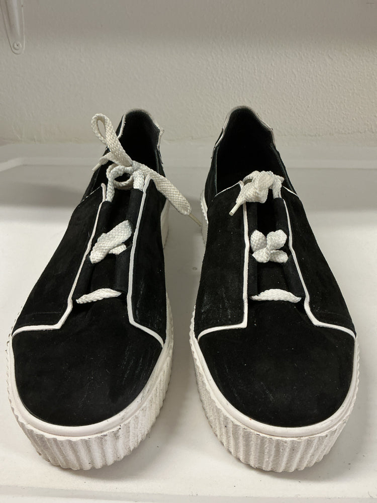 DYAN Shoe Size 7.5/8 Black Lili Sneakers