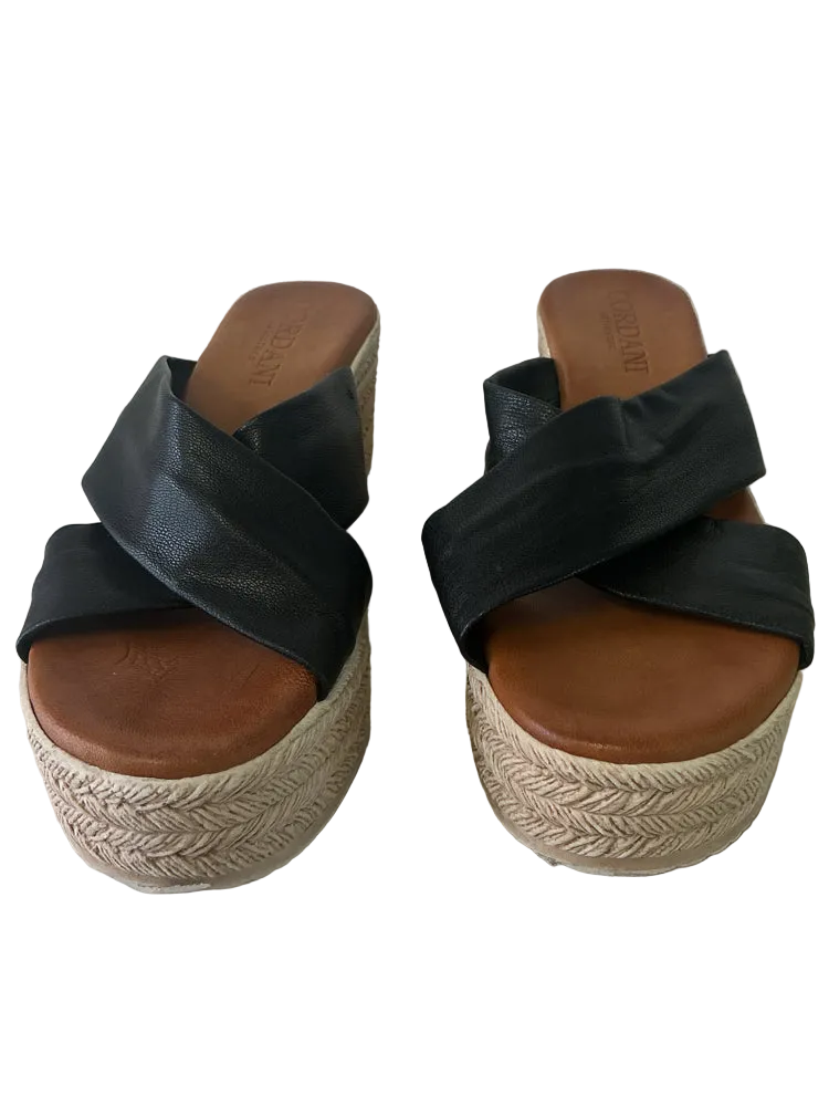Cordani Shoe Size 9.5 Black Wedges