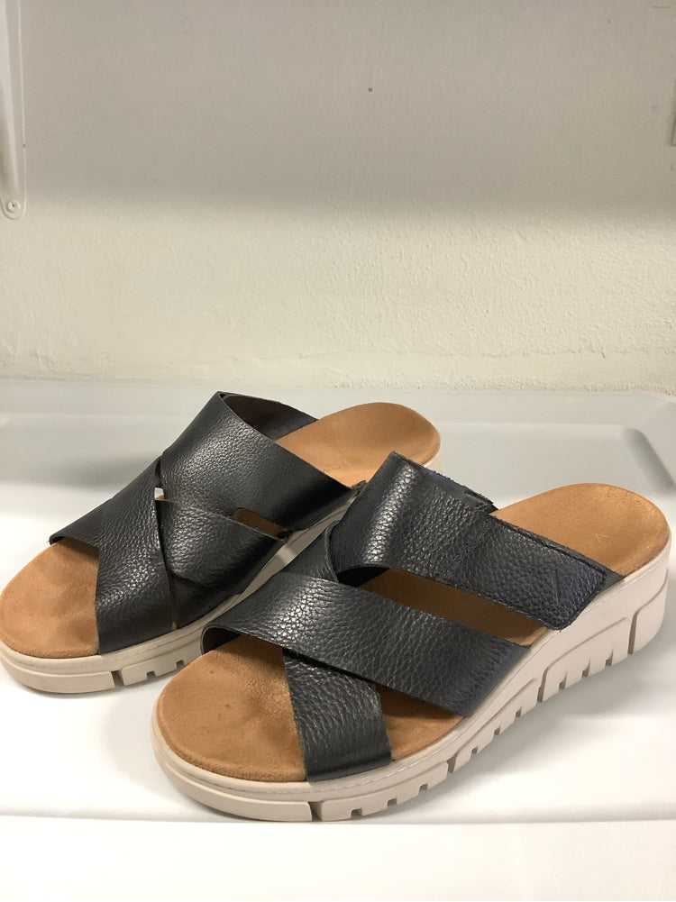 Vionic Shoe Size 9 Black Uptown Sunset Sandals