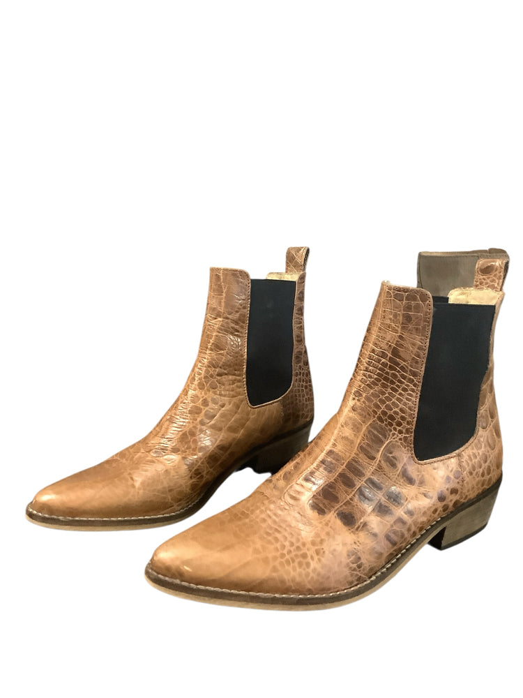 Ivylee Shoe Size 7 Brown & Black Booties