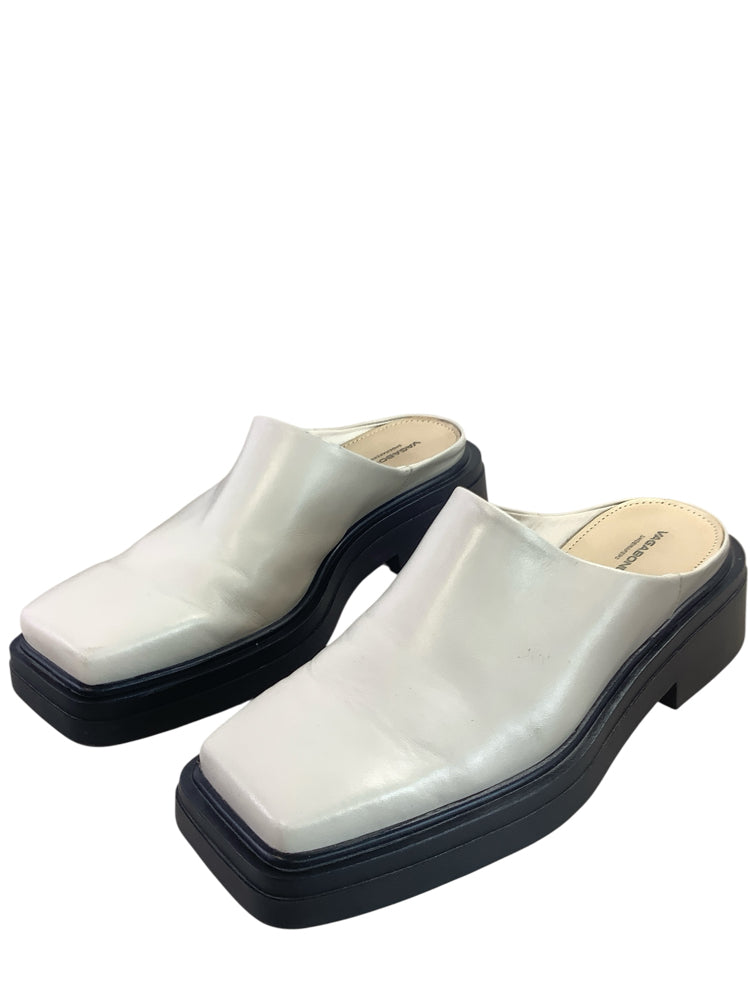 Vagabond Shoe Size 9 Cream Mules