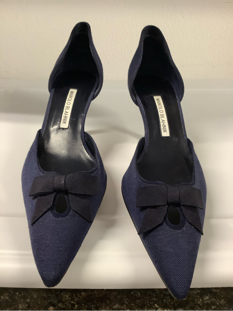 Manolo Blahnik Shoe Size 10.5 Navy Heels