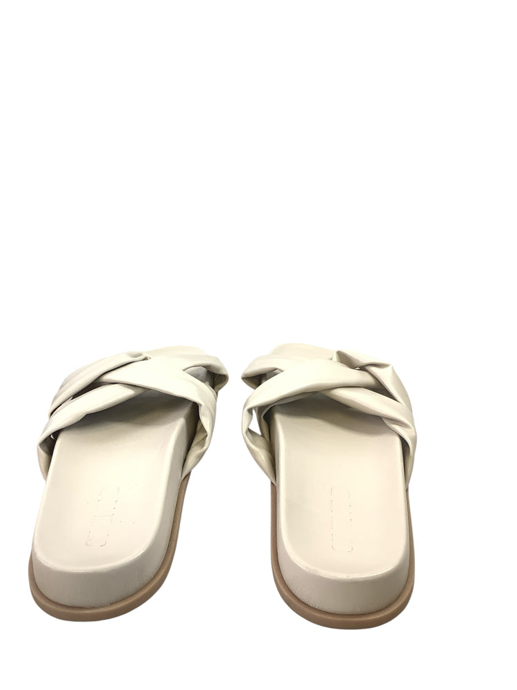 Silent D Shoe Size 7/7.5 Cream Sandals