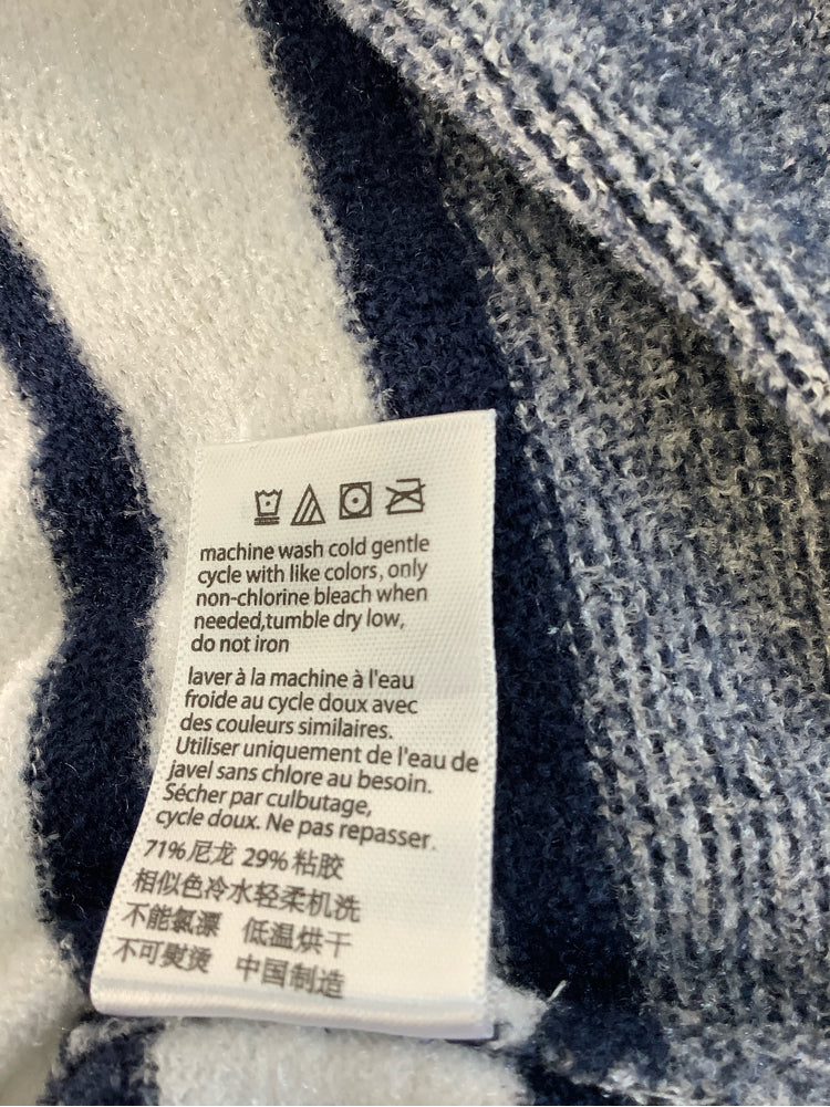 Barefoot Dreams Size 1X Navy & white Sweater