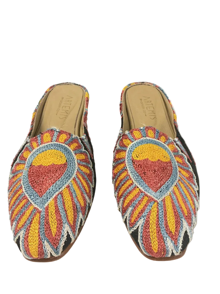 Artemis Shoe Size 7.5 Black multi Mules