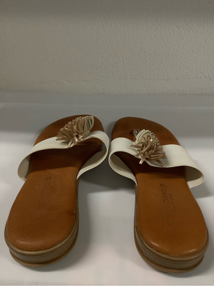 Andre Assous Shoe Size 8 White multi Novalee Sandals