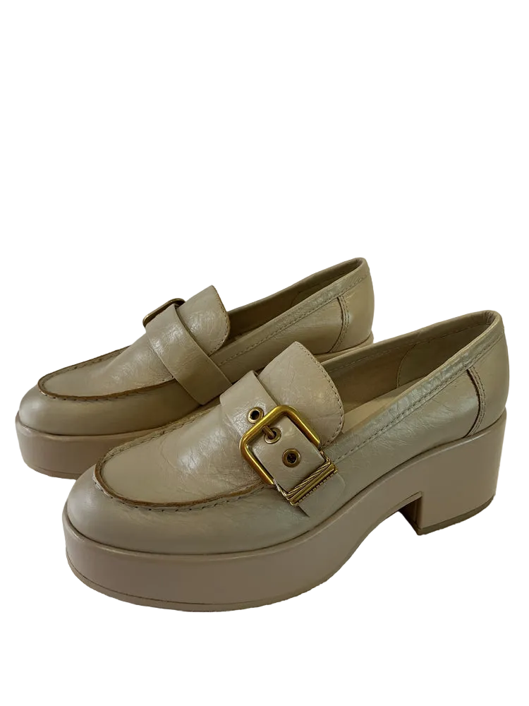 Dolce Vita Shoe Size 8 Cream Loafers