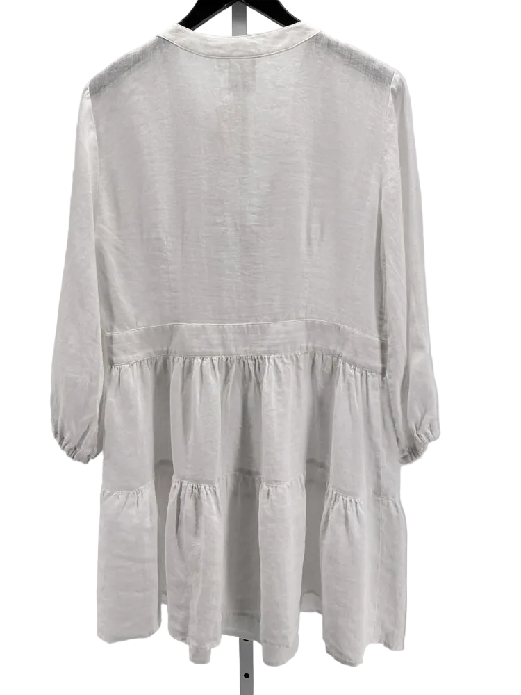 Finley Size M White Dress