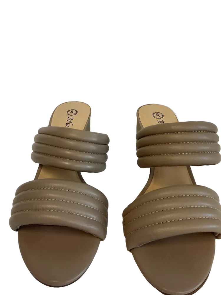 Bella Vita Shoe Size 10 Tan Sandals